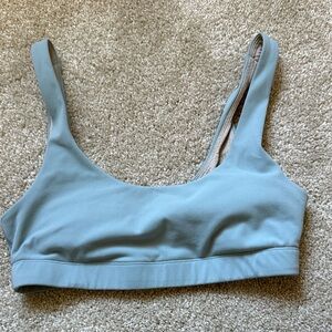Vuori sports bra
